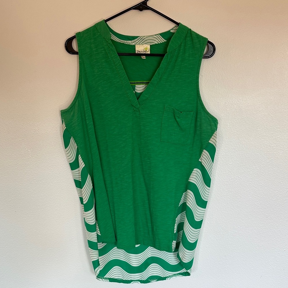 Porridge Green V-Neck Sleeveless Tank Top with Wave Side Panels